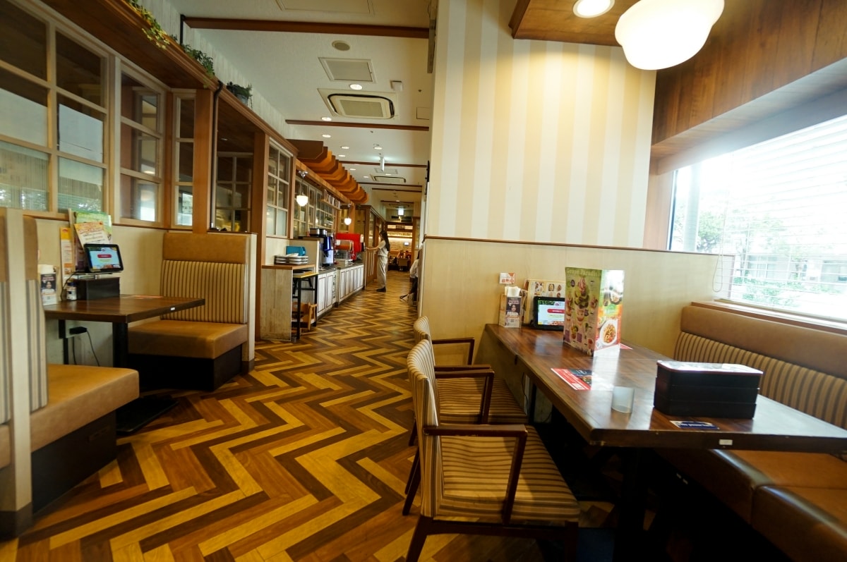 【東京 | 台場】Jonathan’s – 台場DECKS東京海灘商場外圍的家庭餐廳,氣氛溫馨,餐點多元又平價,很適合小資的親子客群 - 第3張圖 【東京 | 台場】Jonathan’s – 台場DECKS東京海灘商場外圍的家庭餐廳,氣氛溫馨,餐點多元又平價,很適合小資的親子客群