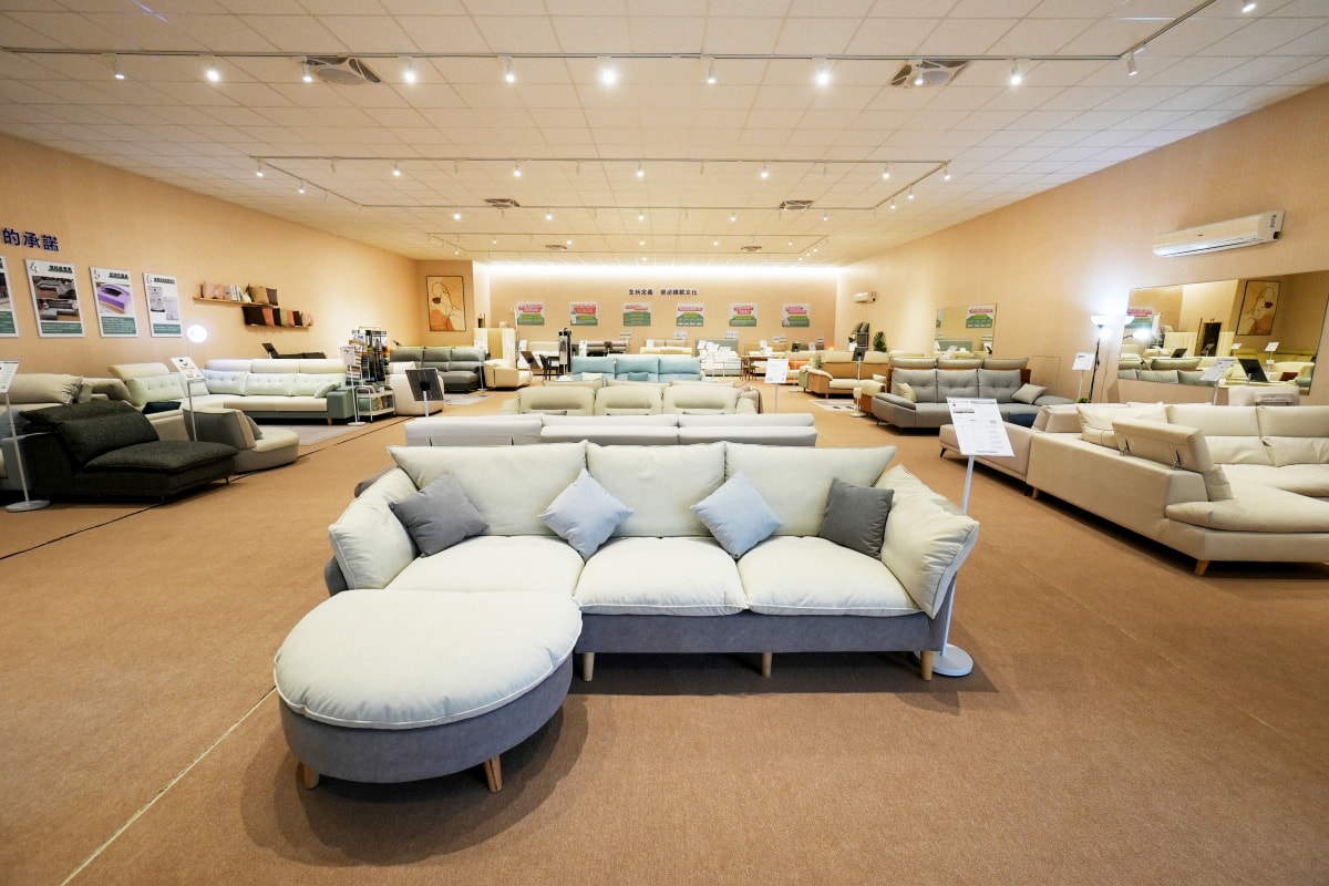【沙發推薦】布可思椅 B&S SOFA – 有溫度的職人手作沙發與舒柔床墊，通過多項安全檢測標準，可自由搭配多款高質感耐磨布料！