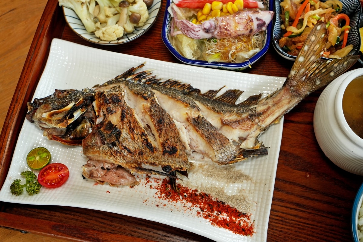 【礁溪美食】樂漁鮮魚定食x咖啡 – 礁溪新開幕人氣定食餐廳！主打各種老饕等級的現流海魚，每日數量限定，晚來就吃不到唷～