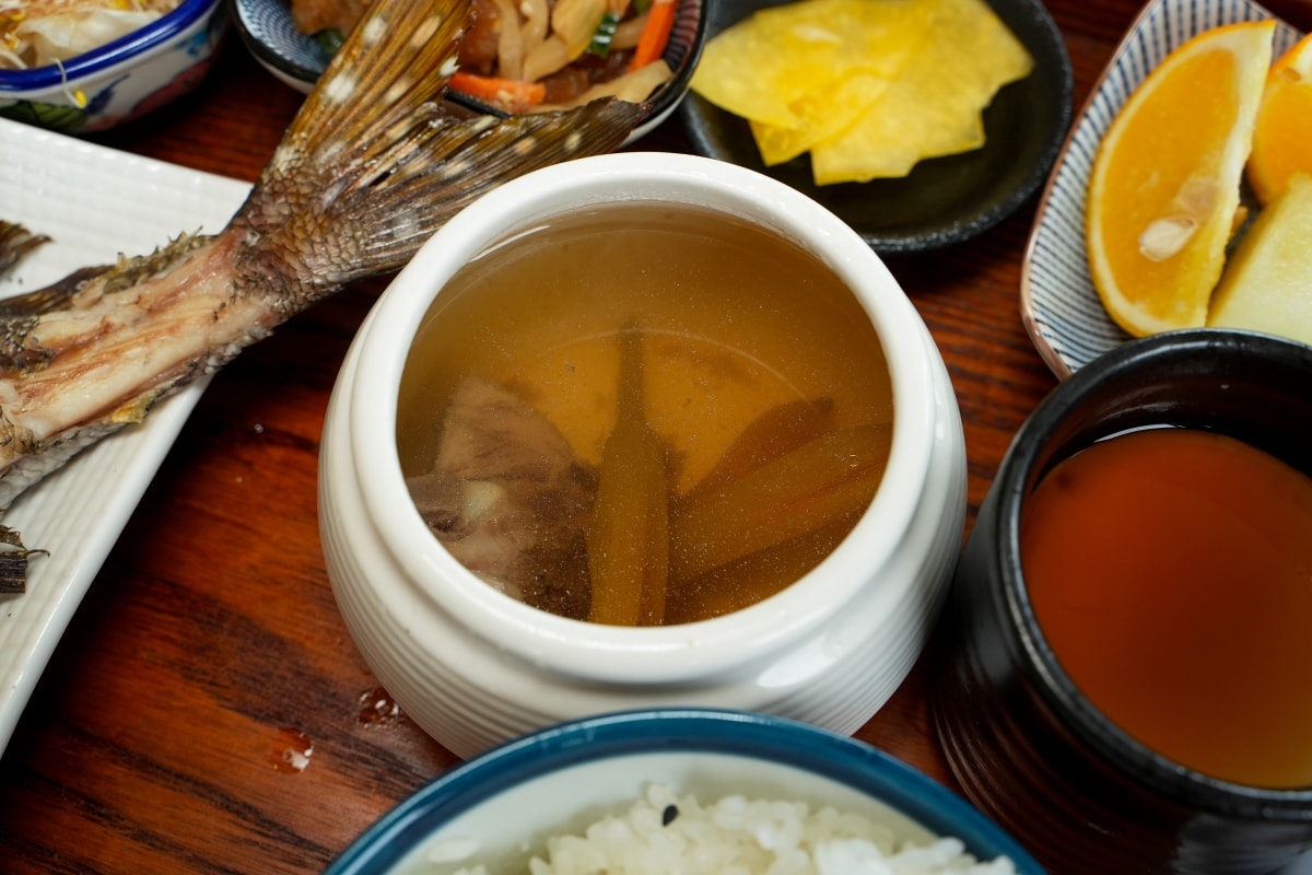 【礁溪美食】樂漁鮮魚定食x咖啡 – 礁溪新開幕人氣定食餐廳！主打各種老饕等級的現流海魚，每日數量限定，晚來就吃不到唷～