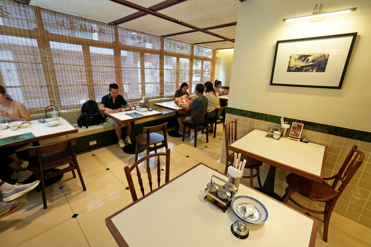【曼谷美食】Baytong Chicken Rice – Ari站隱藏版高評價海南雞飯餐廳！特選來自泰國南部的勿洞雞，肉質格外Q彈又鮮甜