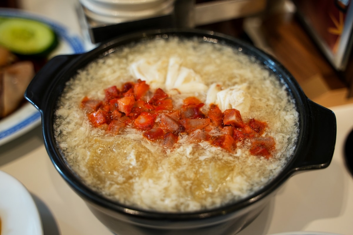 【曼谷美食】Baytong Chicken Rice – Ari站隱藏版高評價海南雞飯餐廳！特選來自泰國南部的勿洞雞，肉質格外Q彈又鮮甜