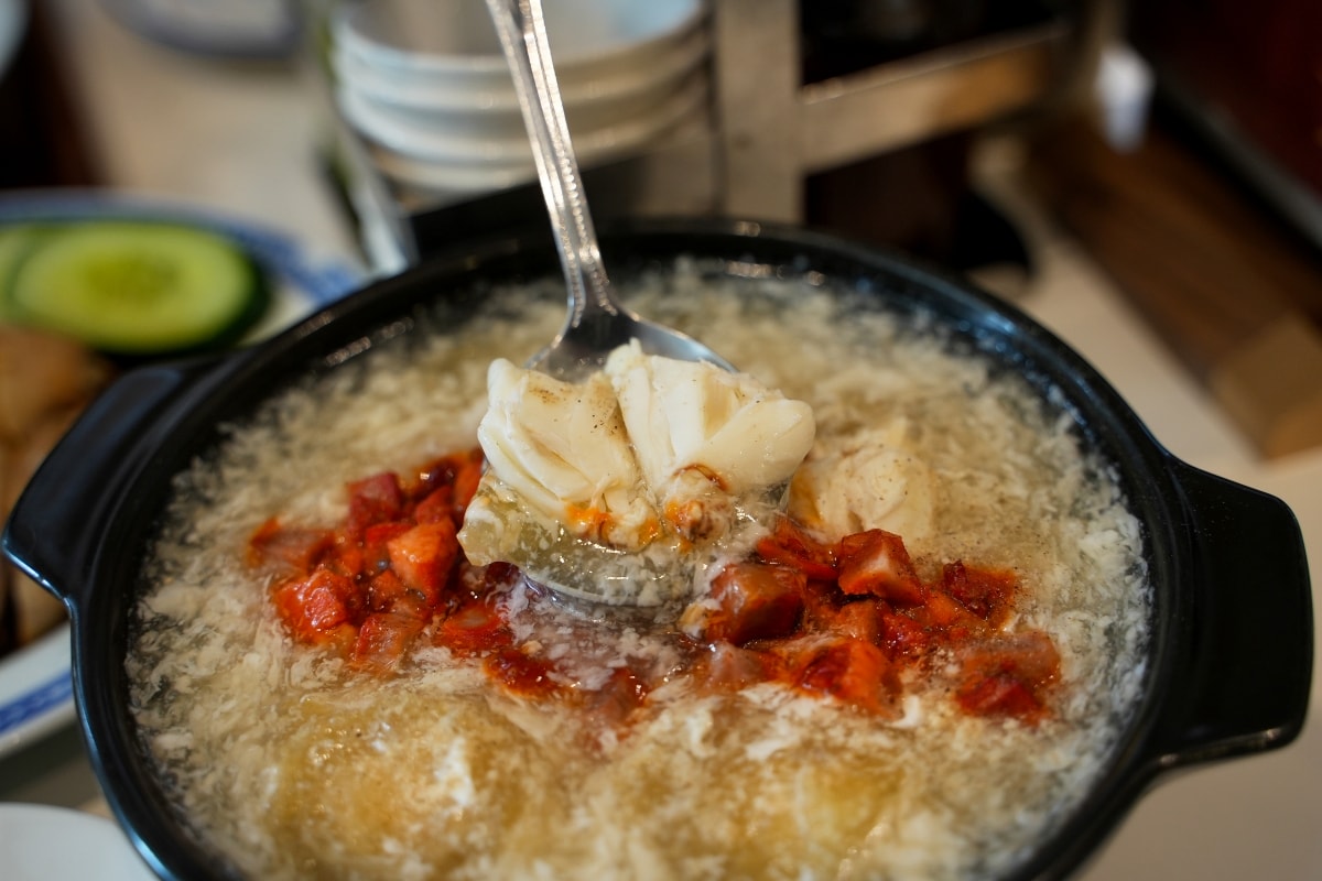【曼谷美食】Baytong Chicken Rice – Ari站隱藏版高評價海南雞飯餐廳！特選來自泰國南部的勿洞雞，肉質格外Q彈又鮮甜
