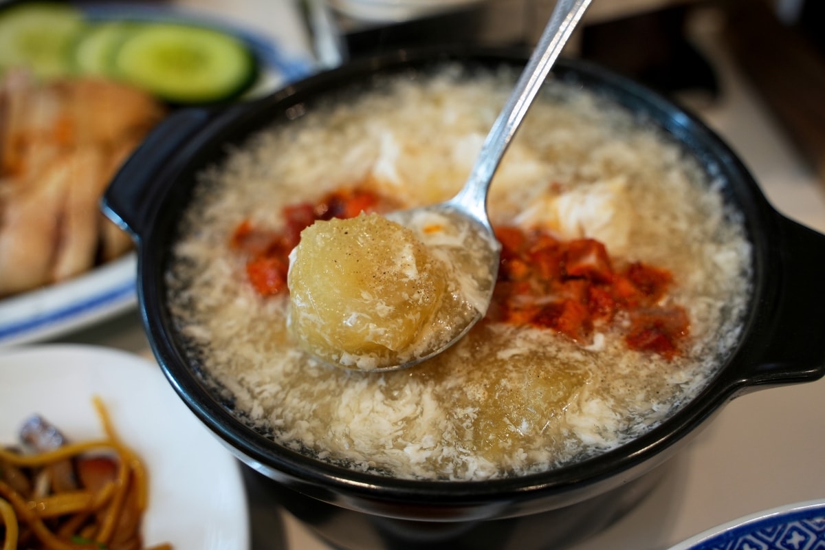 【曼谷美食】Baytong Chicken Rice – Ari站隱藏版高評價海南雞飯餐廳！特選來自泰國南部的勿洞雞，肉質格外Q彈又鮮甜