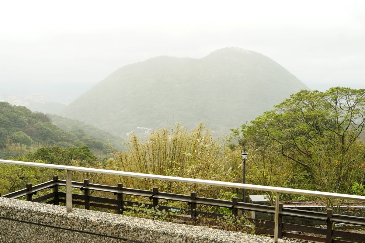 【陽明山住宿】陽明溫泉渡假村 – 被翠綠山林包圍的超療癒溫泉渡假園區，房內就有超大泡湯池，景觀餐廳的功夫好菜也讓人不得不愛！