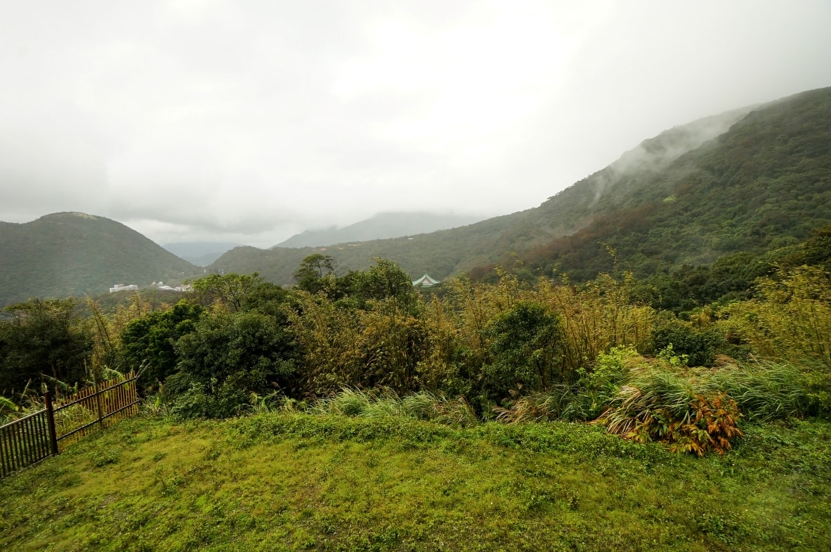 【陽明山住宿】陽明溫泉渡假村 – 被翠綠山林包圍的超療癒溫泉渡假園區，房內就有超大泡湯池，景觀餐廳的功夫好菜也讓人不得不愛！