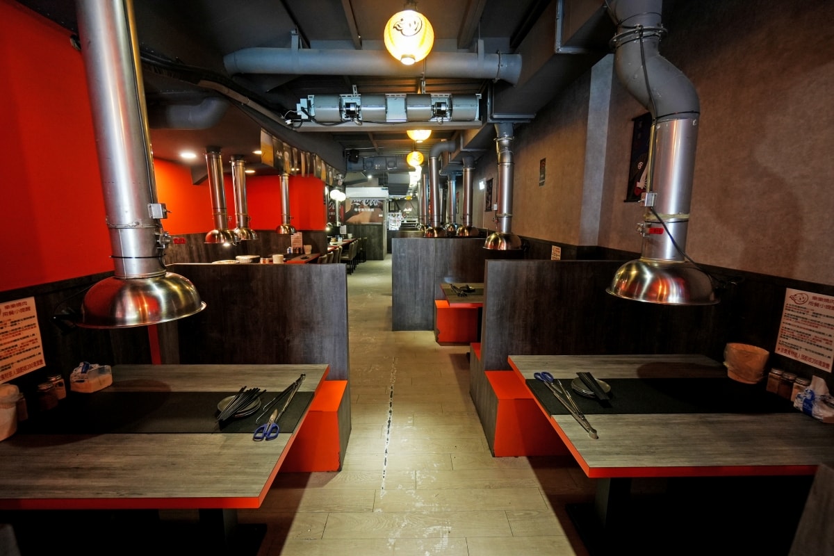 【蘆洲美食】樂樂燒肉蘆洲店 – 蘆洲高品質燒肉餐廳，連各種部位的日本A5和牛和牛都可以吃到飽！生啤酒也可以無限暢飲唷～♪