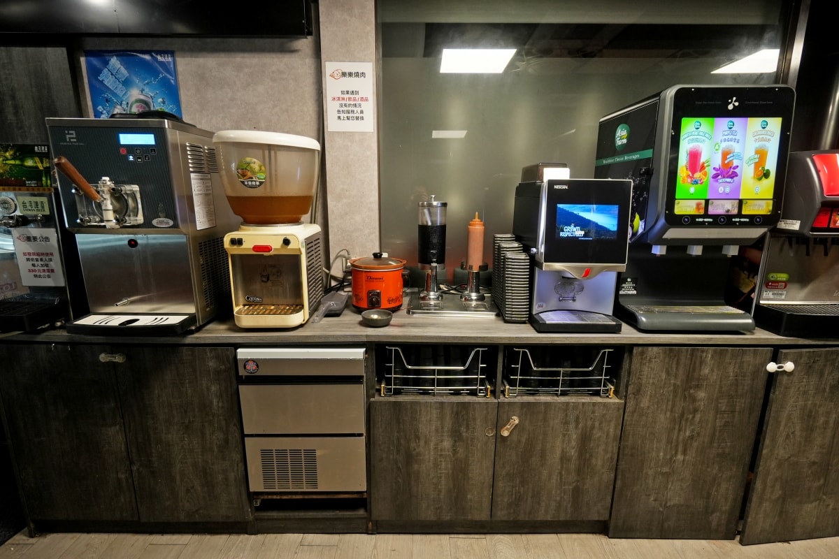 【蘆洲美食】樂樂燒肉蘆洲店 – 蘆洲高品質燒肉餐廳，連各種部位的日本A5和牛和牛都可以吃到飽！生啤酒也可以無限暢飲唷～♪