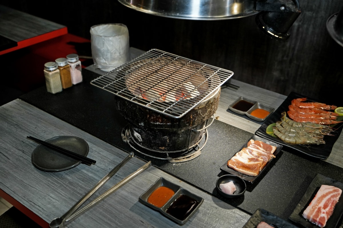 【蘆洲美食】樂樂燒肉蘆洲店 – 蘆洲高品質燒肉餐廳，連各種部位的日本A5和牛和牛都可以吃到飽！生啤酒也可以無限暢飲唷～♪