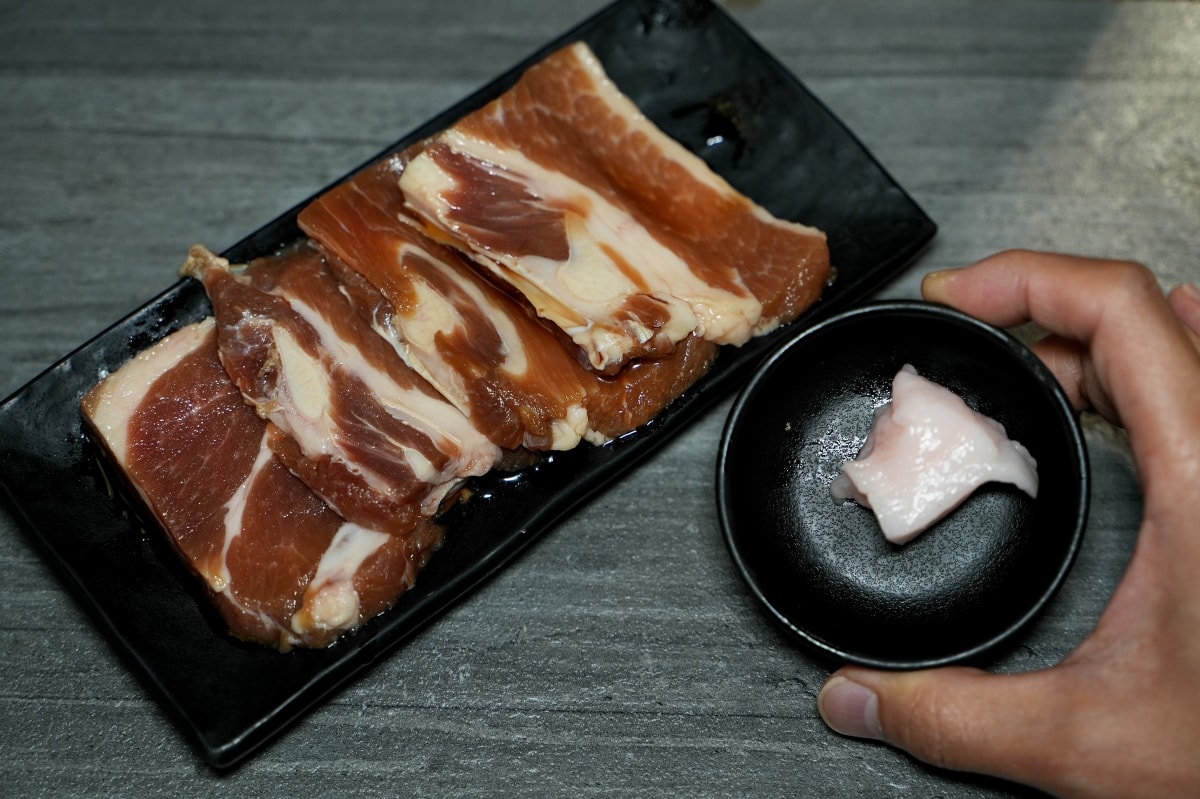 【蘆洲美食】樂樂燒肉蘆洲店 – 蘆洲高品質燒肉餐廳，連各種部位的日本A5和牛和牛都可以吃到飽！生啤酒也可以無限暢飲唷～♪