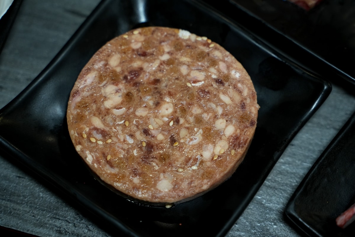 【蘆洲美食】樂樂燒肉蘆洲店 – 蘆洲高品質燒肉餐廳，連各種部位的日本A5和牛和牛都可以吃到飽！生啤酒也可以無限暢飲唷～♪