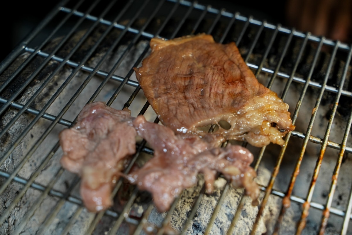 【蘆洲美食】樂樂燒肉蘆洲店 – 蘆洲高品質燒肉餐廳，連各種部位的日本A5和牛和牛都可以吃到飽！生啤酒也可以無限暢飲唷～♪
