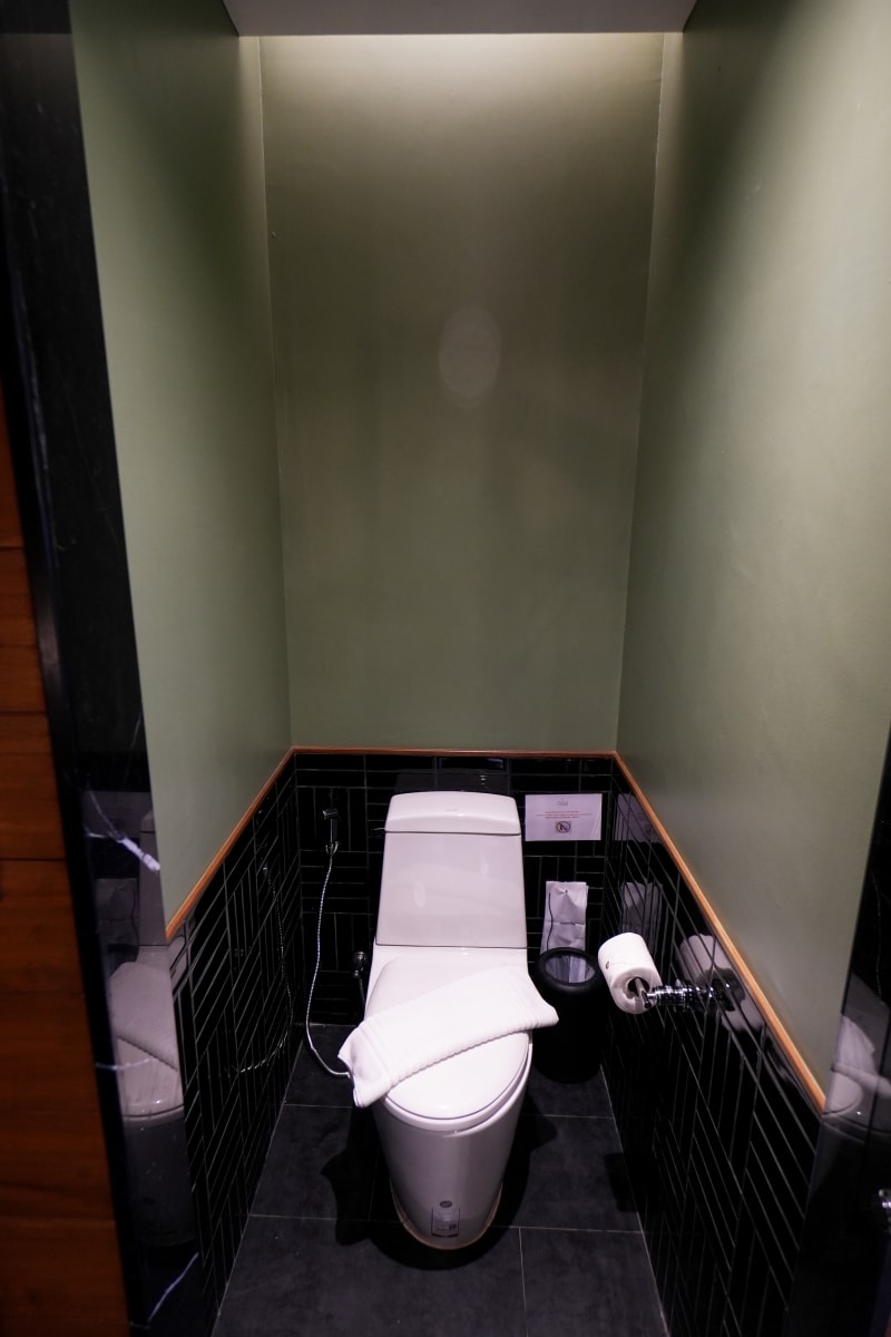 【清邁住宿】Hotel Loy Chiang Mai – 古城區附近鬧中取靜的精品旅店,離塔佩門和清邁夜市都不遠,豪華房還有半露天超大浴缸! - 第17張圖 【清邁住宿】Hotel Loy Chiang Mai – 古城區附近鬧中取靜的精品旅店,離塔佩門和清邁夜市都不遠,豪華房還有半露天超大浴缸!