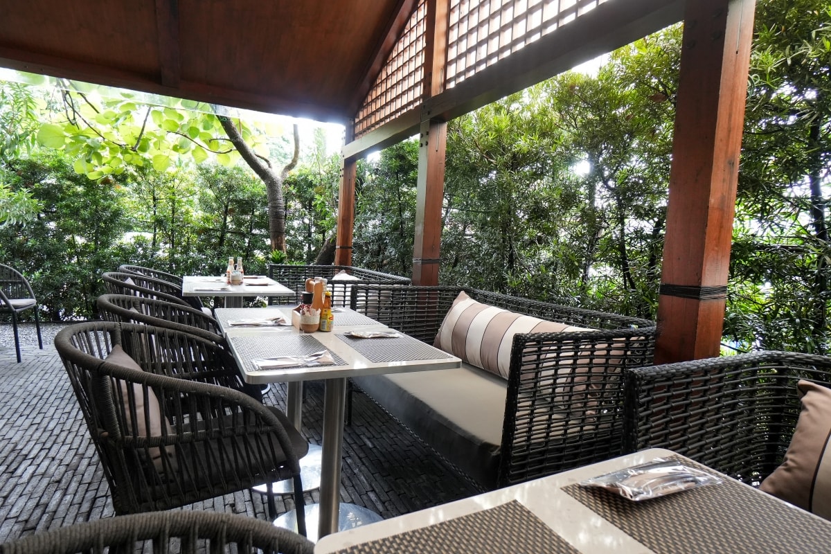 【清邁住宿】Hotel Loy Chiang Mai – 古城區附近鬧中取靜的精品旅店,離塔佩門和清邁夜市都不遠,豪華房還有半露天超大浴缸! - 第31張圖 【清邁住宿】Hotel Loy Chiang Mai – 古城區附近鬧中取靜的精品旅店,離塔佩門和清邁夜市都不遠,豪華房還有半露天超大浴缸!