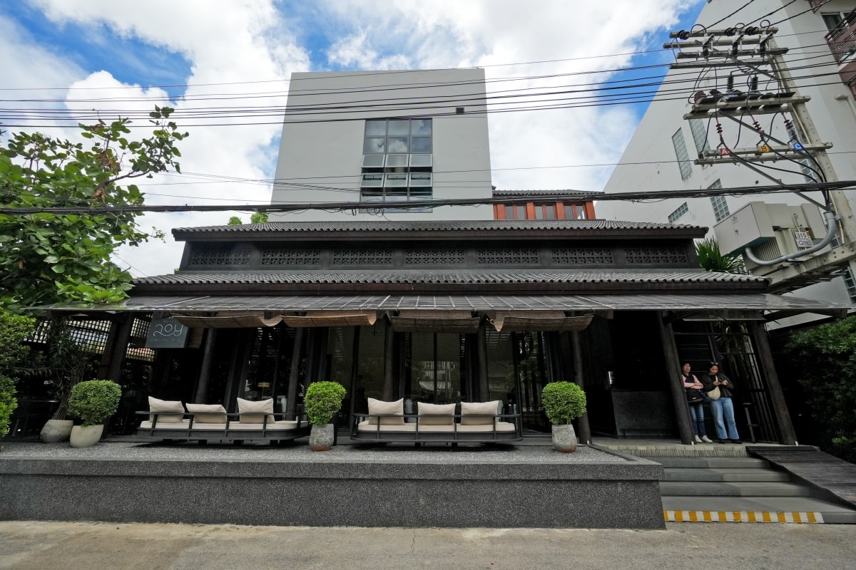 【清邁住宿】Hotel Loy Chiang Mai – 古城區附近鬧中取靜的精品旅店,離塔佩門和清邁夜市都不遠,豪華房還有半露天超大浴缸! - 第3張圖 【清邁住宿】Hotel Loy Chiang Mai – 古城區附近鬧中取靜的精品旅店,離塔佩門和清邁夜市都不遠,豪華房還有半露天超大浴缸!