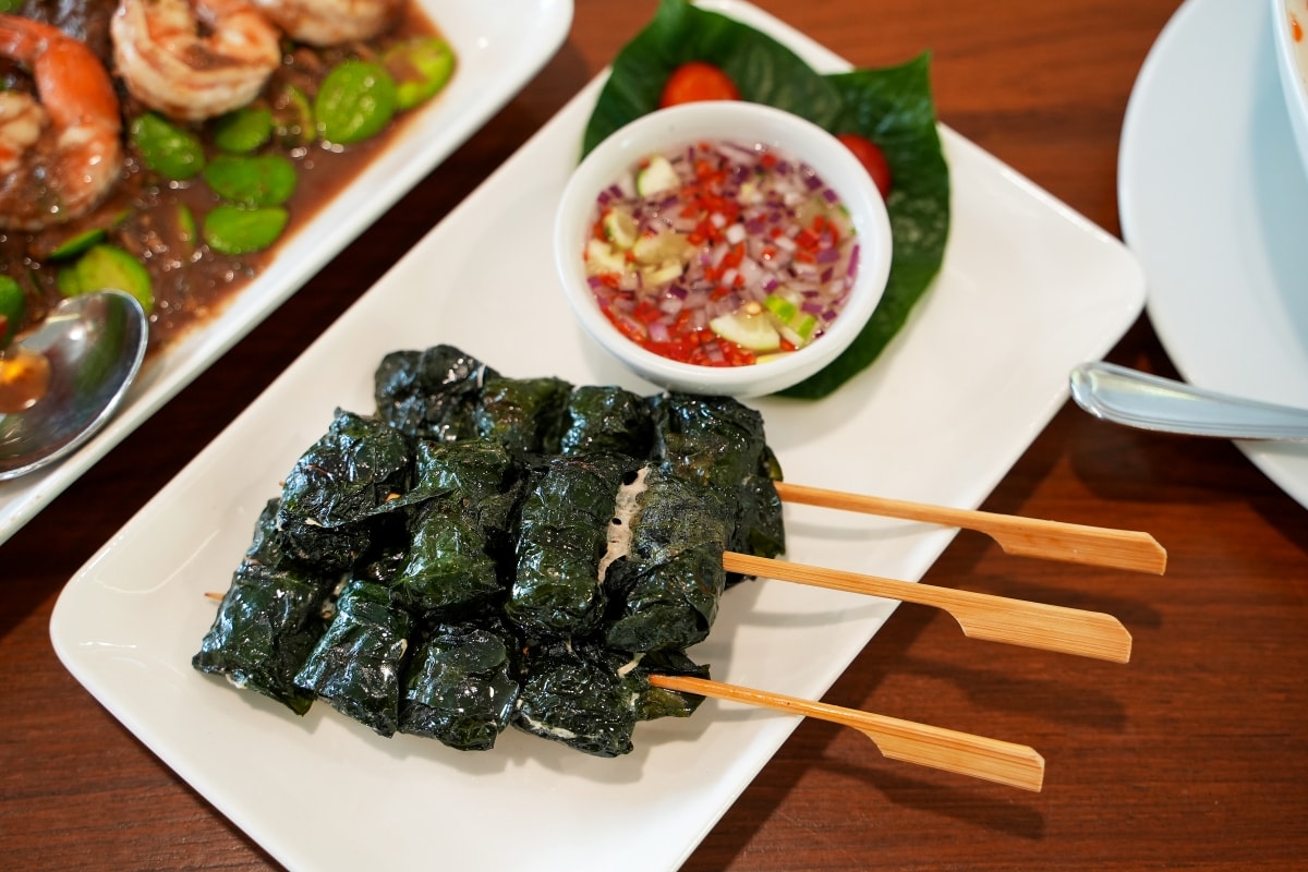 【華欣美食】Chom Cafe And Restaurant Hua Hin – 清邁超人氣熱帶雨林風餐廳在華欣也有分店!一樣造景很有秘境感,愛拍美照的朋友必訪喔~ - 第13張圖 【華欣美食】Chom Cafe And Restaurant Hua Hin – 清邁超人氣熱帶雨林風餐廳在華欣也有分店!一樣造景很有秘境感,愛拍美照的朋友必訪喔~