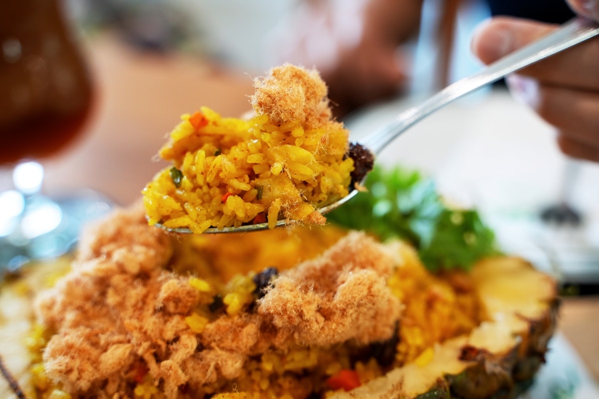 【華欣美食】Chom Cafe And Restaurant Hua Hin – 清邁超人氣熱帶雨林風餐廳在華欣也有分店!一樣造景很有秘境感,愛拍美照的朋友必訪喔~ - 第23張圖 【華欣美食】Chom Cafe And Restaurant Hua Hin – 清邁超人氣熱帶雨林風餐廳在華欣也有分店!一樣造景很有秘境感,愛拍美照的朋友必訪喔~