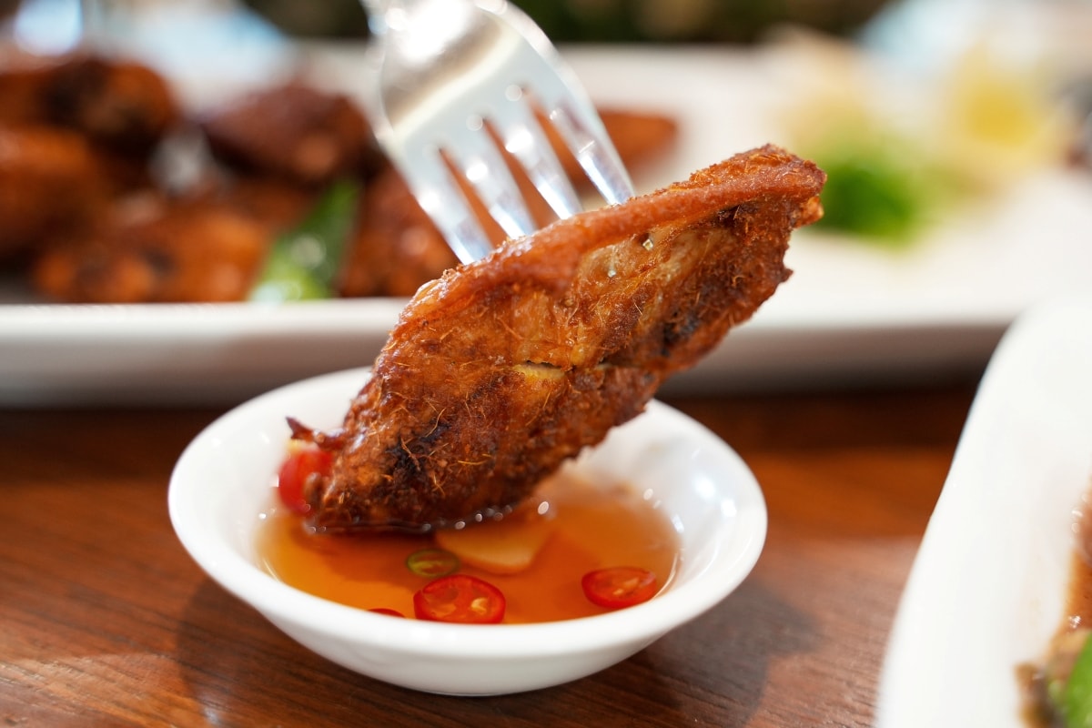 【華欣美食】Chom Cafe And Restaurant Hua Hin – 清邁超人氣熱帶雨林風餐廳在華欣也有分店!一樣造景很有秘境感,愛拍美照的朋友必訪喔~ - 第17張圖 【華欣美食】Chom Cafe And Restaurant Hua Hin – 清邁超人氣熱帶雨林風餐廳在華欣也有分店!一樣造景很有秘境感,愛拍美照的朋友必訪喔~