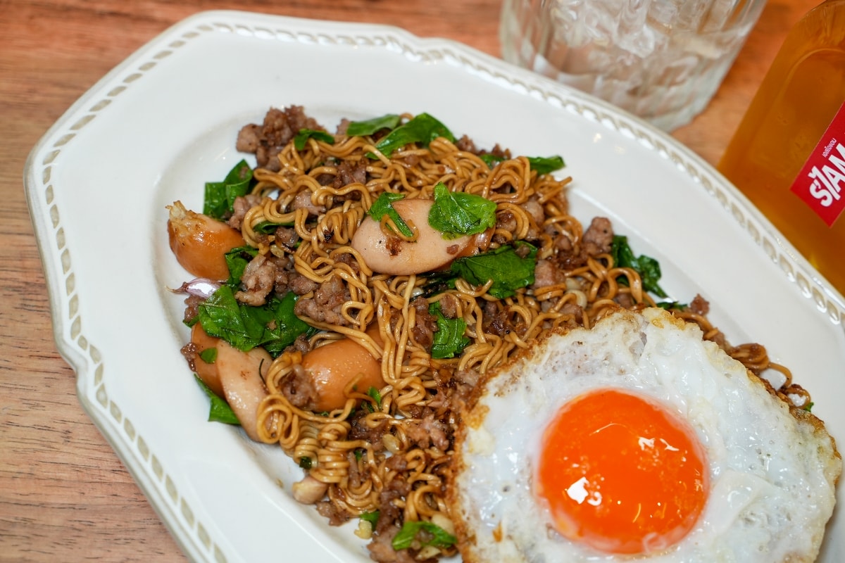 【曼谷美食】GAPOW TAPAE – 把打拋飯做到極致的超人氣排隊店！乾式熟成45天的打拋牛飯、用了卡羅來納死神辣椒的打拋飯這裡都吃得到