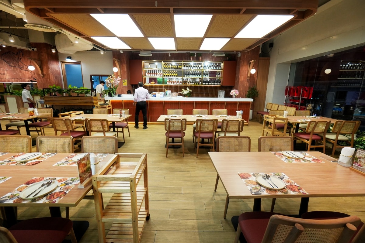 【曼谷美食】Savoey 上味泰 – 離奇隆站只有1分鐘路程的Mercury Ville分店,空間寬敞舒適,招牌黃咖哩炒蟹、冬蔭功等都讓人回味無窮! - 第5張圖 【曼谷美食】Savoey 上味泰 – 離奇隆站只有1分鐘路程的Mercury Ville分店,空間寬敞舒適,招牌黃咖哩炒蟹、冬蔭功等都讓人回味無窮!