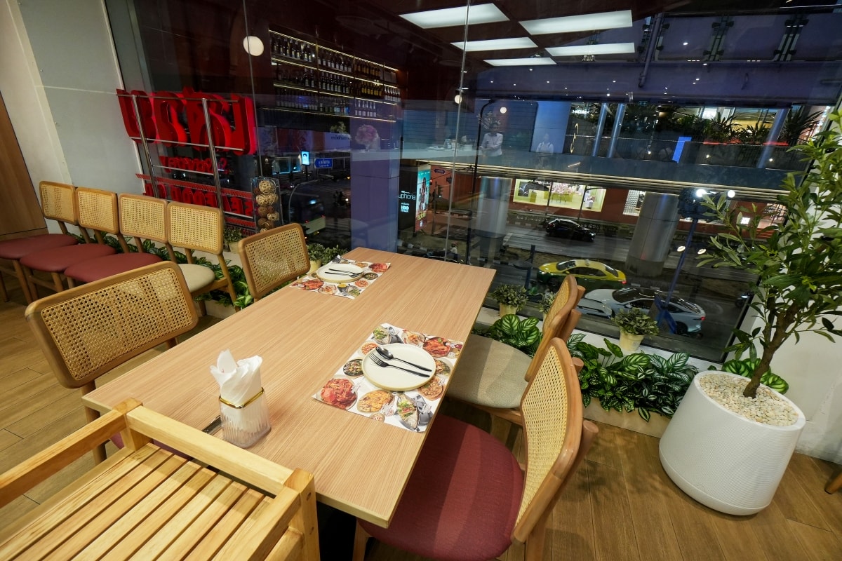 【曼谷美食】Savoey 上味泰 – 離奇隆站只有1分鐘路程的Mercury Ville分店,空間寬敞舒適,招牌黃咖哩炒蟹、冬蔭功等都讓人回味無窮! - 第7張圖 【曼谷美食】Savoey 上味泰 – 離奇隆站只有1分鐘路程的Mercury Ville分店,空間寬敞舒適,招牌黃咖哩炒蟹、冬蔭功等都讓人回味無窮!