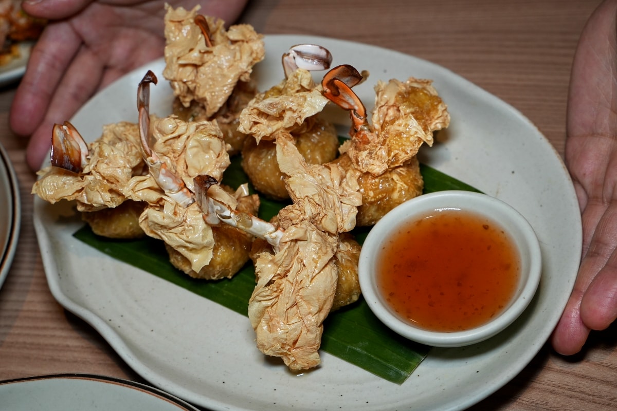 【曼谷美食】Savoey 上味泰 – 離奇隆站只有1分鐘路程的Mercury Ville分店,空間寬敞舒適,招牌黃咖哩炒蟹、冬蔭功等都讓人回味無窮! - 第25張圖 【曼谷美食】Savoey 上味泰 – 離奇隆站只有1分鐘路程的Mercury Ville分店,空間寬敞舒適,招牌黃咖哩炒蟹、冬蔭功等都讓人回味無窮!