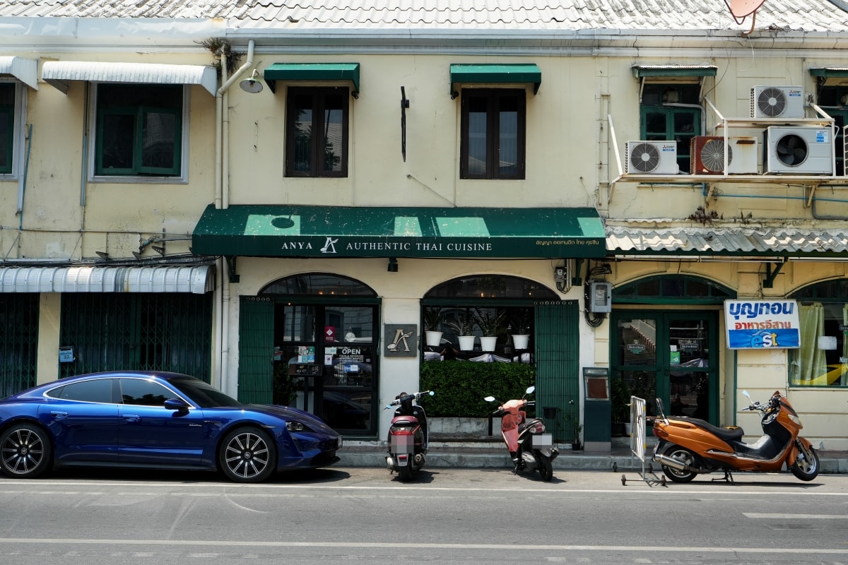 【曼谷美食】Anya Authentic Thai Cuisine – 宮廷等級的正宗泰式料理,超特別的香冰泡飯你一定沒吃過!五顏六色的九福拼盤也是必點品項 - 第2張圖 【曼谷美食】Anya Authentic Thai Cuisine – 宮廷等級的正宗泰式料理,超特別的香冰泡飯你一定沒吃過!五顏六色的九福拼盤也是必點品項