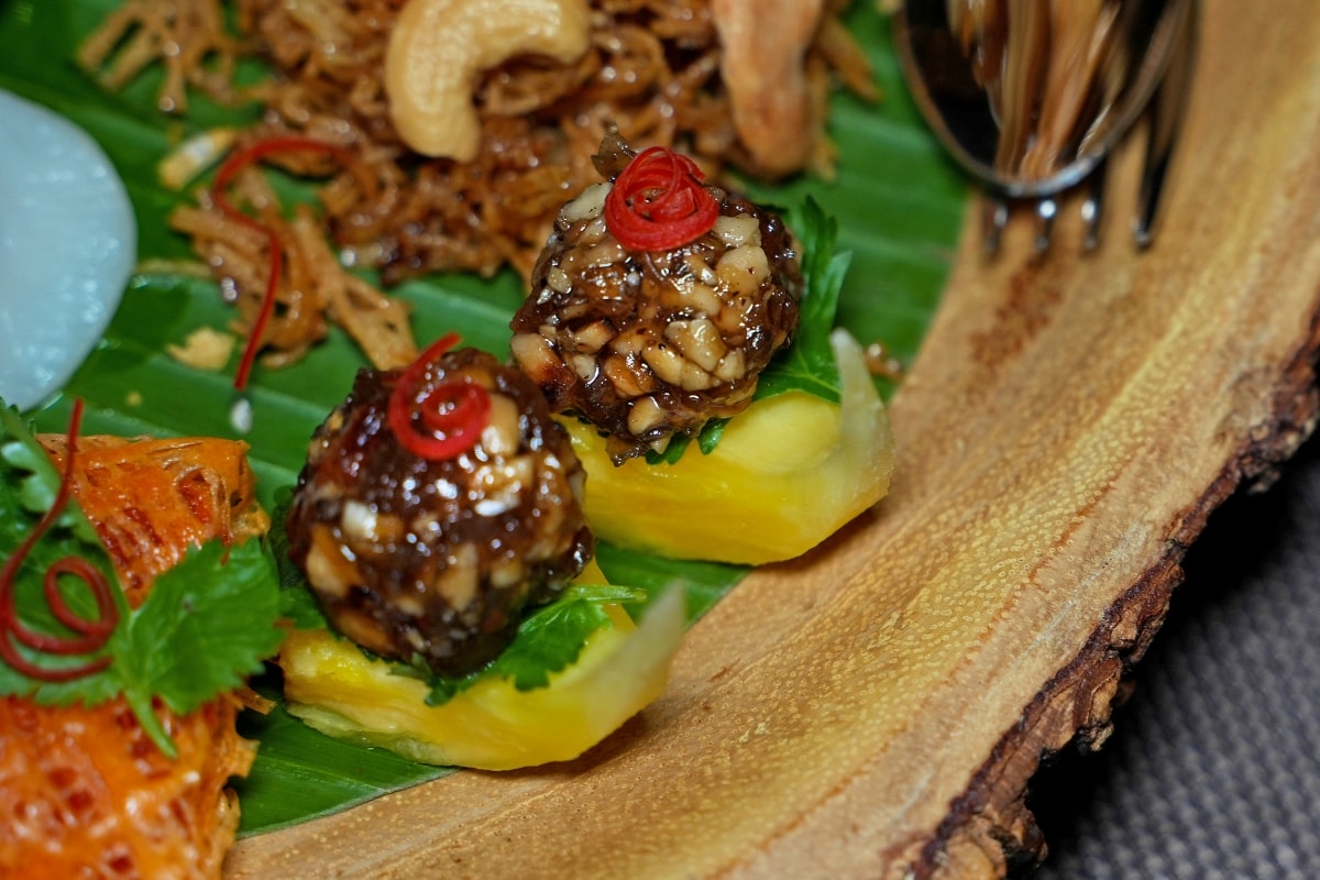 【曼谷美食】Anya Authentic Thai Cuisine – 宮廷等級的正宗泰式料理,超特別的香冰泡飯你一定沒吃過!五顏六色的九福拼盤也是必點品項 - 第23張圖 【曼谷美食】Anya Authentic Thai Cuisine – 宮廷等級的正宗泰式料理,超特別的香冰泡飯你一定沒吃過!五顏六色的九福拼盤也是必點品項