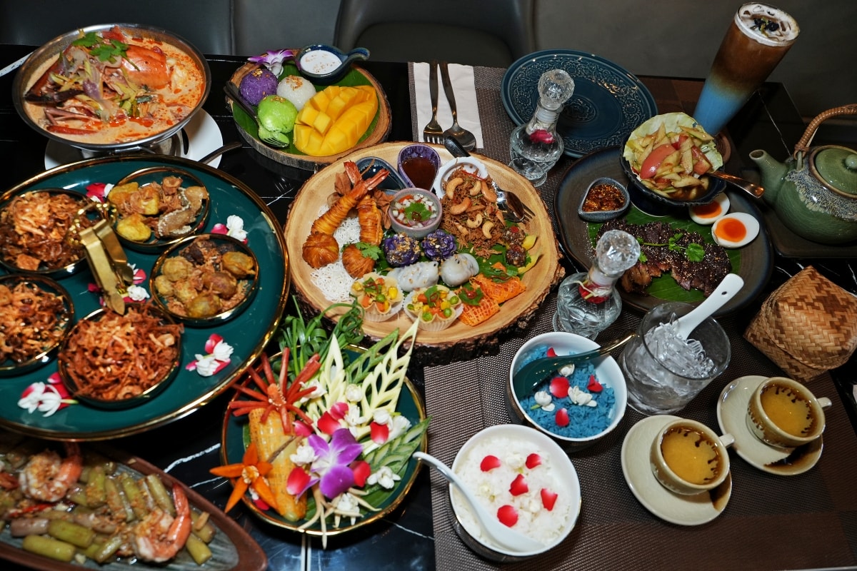 【曼谷美食】Anya Authentic Thai Cuisine – 宮廷等級的正宗泰式料理,超特別的香冰泡飯你一定沒吃過!五顏六色的九福拼盤也是必點品項 - 第8張圖 【曼谷美食】Anya Authentic Thai Cuisine – 宮廷等級的正宗泰式料理,超特別的香冰泡飯你一定沒吃過!五顏六色的九福拼盤也是必點品項