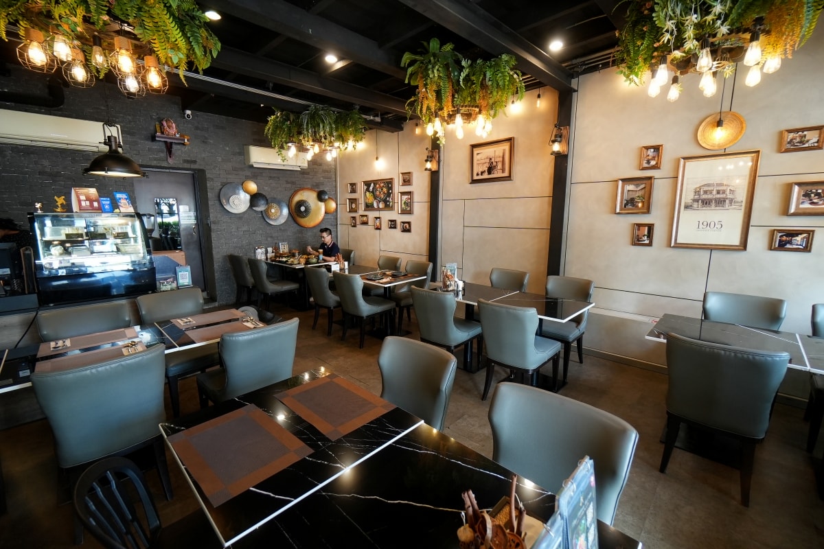 【曼谷美食】Anya Authentic Thai Cuisine – 宮廷等級的正宗泰式料理,超特別的香冰泡飯你一定沒吃過!五顏六色的九福拼盤也是必點品項 - 第3張圖 【曼谷美食】Anya Authentic Thai Cuisine – 宮廷等級的正宗泰式料理,超特別的香冰泡飯你一定沒吃過!五顏六色的九福拼盤也是必點品項