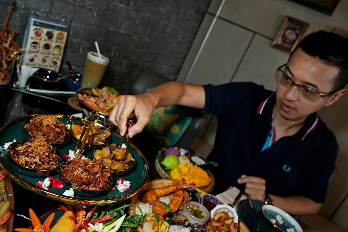【曼谷美食】Anya Authentic Thai Cuisine – 宮廷等級的正宗泰式料理,超特別的香冰泡飯你一定沒吃過!五顏六色的九福拼盤也是必點品項 - 第17張圖 【曼谷美食】Anya Authentic Thai Cuisine – 宮廷等級的正宗泰式料理,超特別的香冰泡飯你一定沒吃過!五顏六色的九福拼盤也是必點品項