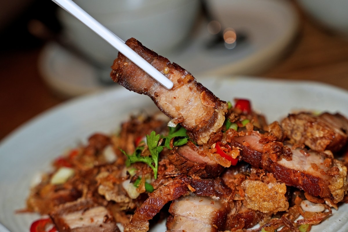 【曼谷美食】Savoey 上味泰 – 黃咖哩炒蟹肉跟酥炸海鱸魚都是超人氣招牌菜！Terminal 21店燈光美、氣氛佳，避開熱門用餐時段比較不用排隊
