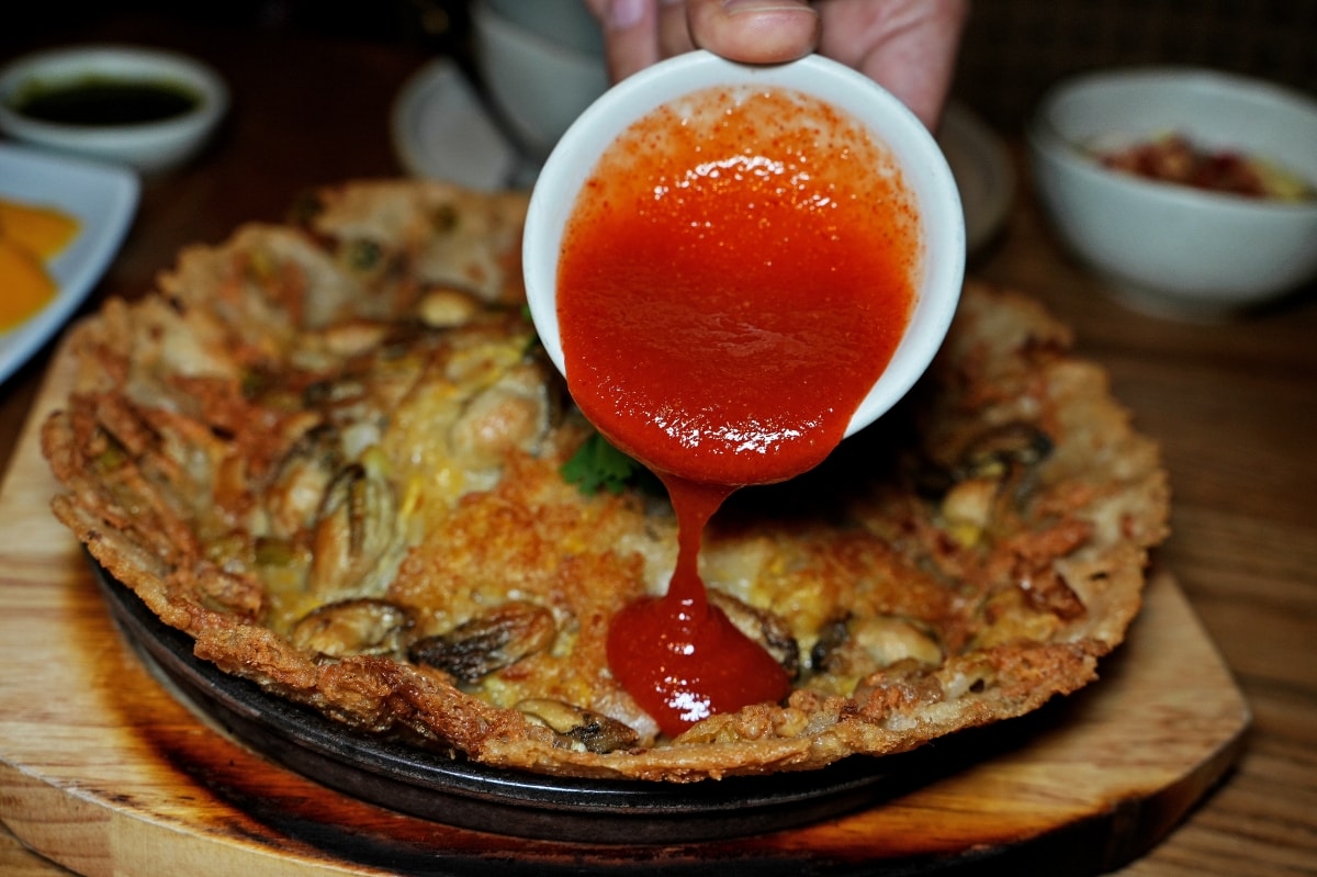 【曼谷美食】Savoey 上味泰 – 黃咖哩炒蟹肉跟酥炸海鱸魚都是超人氣招牌菜！Terminal 21店燈光美、氣氛佳，避開熱門用餐時段比較不用排隊