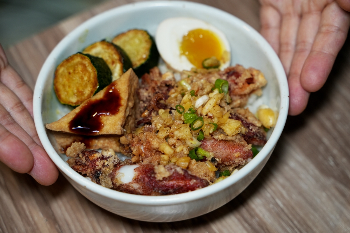 【新竹東門市場美食】享來初 – 沒想到鹽酥雞跟滑順的麵線可以這麼搭!絕對是來東門市場時必吃的人氣名店 - 第20張圖 【新竹東門市場美食】享來初 – 沒想到鹽酥雞跟滑順的麵線可以這麼搭!絕對是來東門市場時必吃的人氣名店