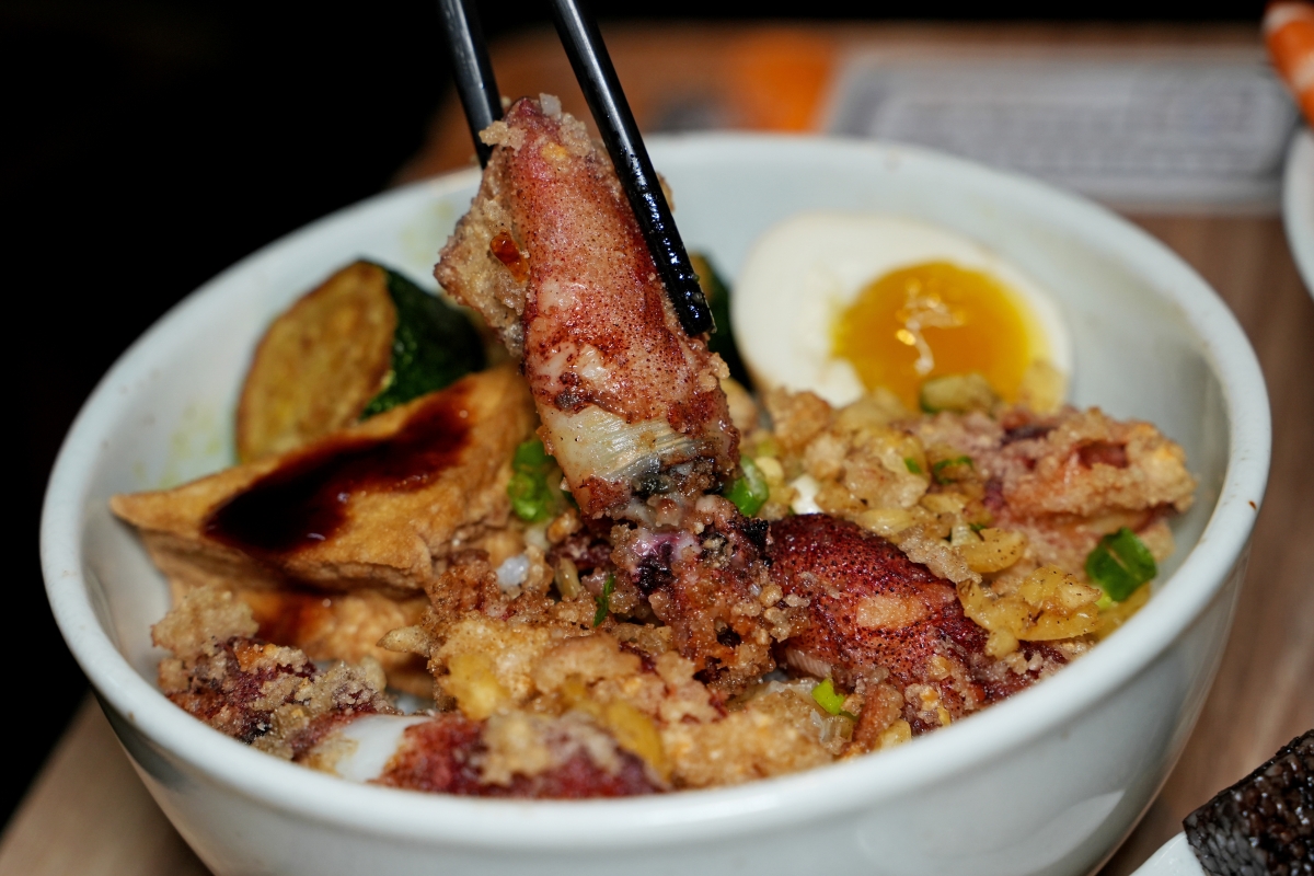 【新竹東門市場美食】享來初 – 沒想到鹽酥雞跟滑順的麵線可以這麼搭!絕對是來東門市場時必吃的人氣名店 - 第22張圖 【新竹東門市場美食】享來初 – 沒想到鹽酥雞跟滑順的麵線可以這麼搭!絕對是來東門市場時必吃的人氣名店