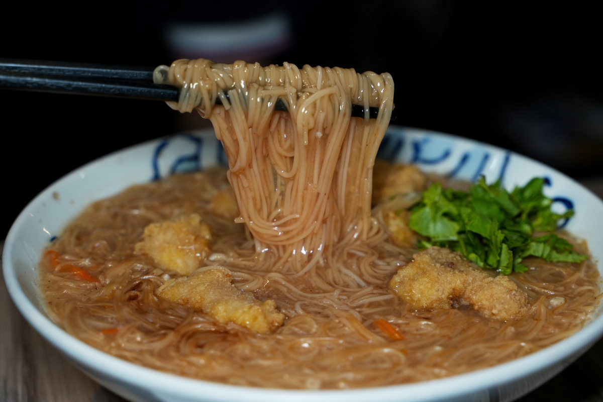 【新竹東門市場美食】享來初 – 沒想到鹽酥雞跟滑順的麵線可以這麼搭!絕對是來東門市場時必吃的人氣名店 - 第14張圖 【新竹東門市場美食】享來初 – 沒想到鹽酥雞跟滑順的麵線可以這麼搭!絕對是來東門市場時必吃的人氣名店