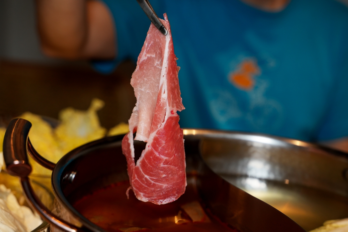 【信義區美食】員外佬麻辣火鍋 – 市政府站新開幕火鍋店推薦,紅鍋辣而不燥,白鍋甘甜順口,嚴選肉品和手工丸餃類都吃得出用心 - 第28張圖 【信義區美食】員外佬麻辣火鍋 – 市政府站新開幕火鍋店推薦,紅鍋辣而不燥,白鍋甘甜順口,嚴選肉品和手工丸餃類都吃得出用心