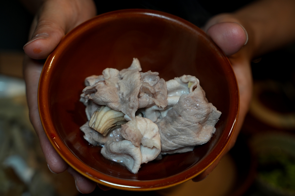 【信義區美食】員外佬麻辣火鍋 – 市政府站新開幕火鍋店推薦,紅鍋辣而不燥,白鍋甘甜順口,嚴選肉品和手工丸餃類都吃得出用心 - 第29張圖 【信義區美食】員外佬麻辣火鍋 – 市政府站新開幕火鍋店推薦,紅鍋辣而不燥,白鍋甘甜順口,嚴選肉品和手工丸餃類都吃得出用心