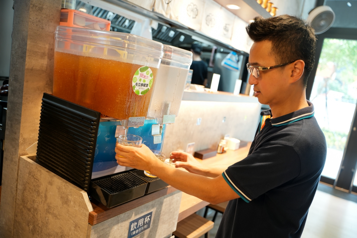【桃園美食】拉麵夫人 小檜溪店 – 濃郁卻不油膩的雞白湯越喝越順口!天然食材製成的拉麵讓全家大小都可以吃得安心 - 第11張圖 【桃園美食】拉麵夫人 小檜溪店 – 濃郁卻不油膩的雞白湯越喝越順口!天然食材製成的拉麵讓全家大小都可以吃得安心