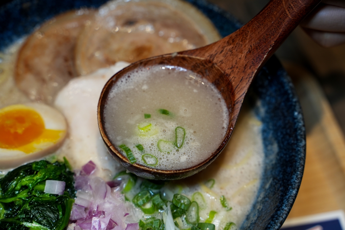 【桃園美食】拉麵夫人 小檜溪店 – 濃郁卻不油膩的雞白湯越喝越順口!天然食材製成的拉麵讓全家大小都可以吃得安心 - 第28張圖 【桃園美食】拉麵夫人 小檜溪店 – 濃郁卻不油膩的雞白湯越喝越順口!天然食材製成的拉麵讓全家大小都可以吃得安心