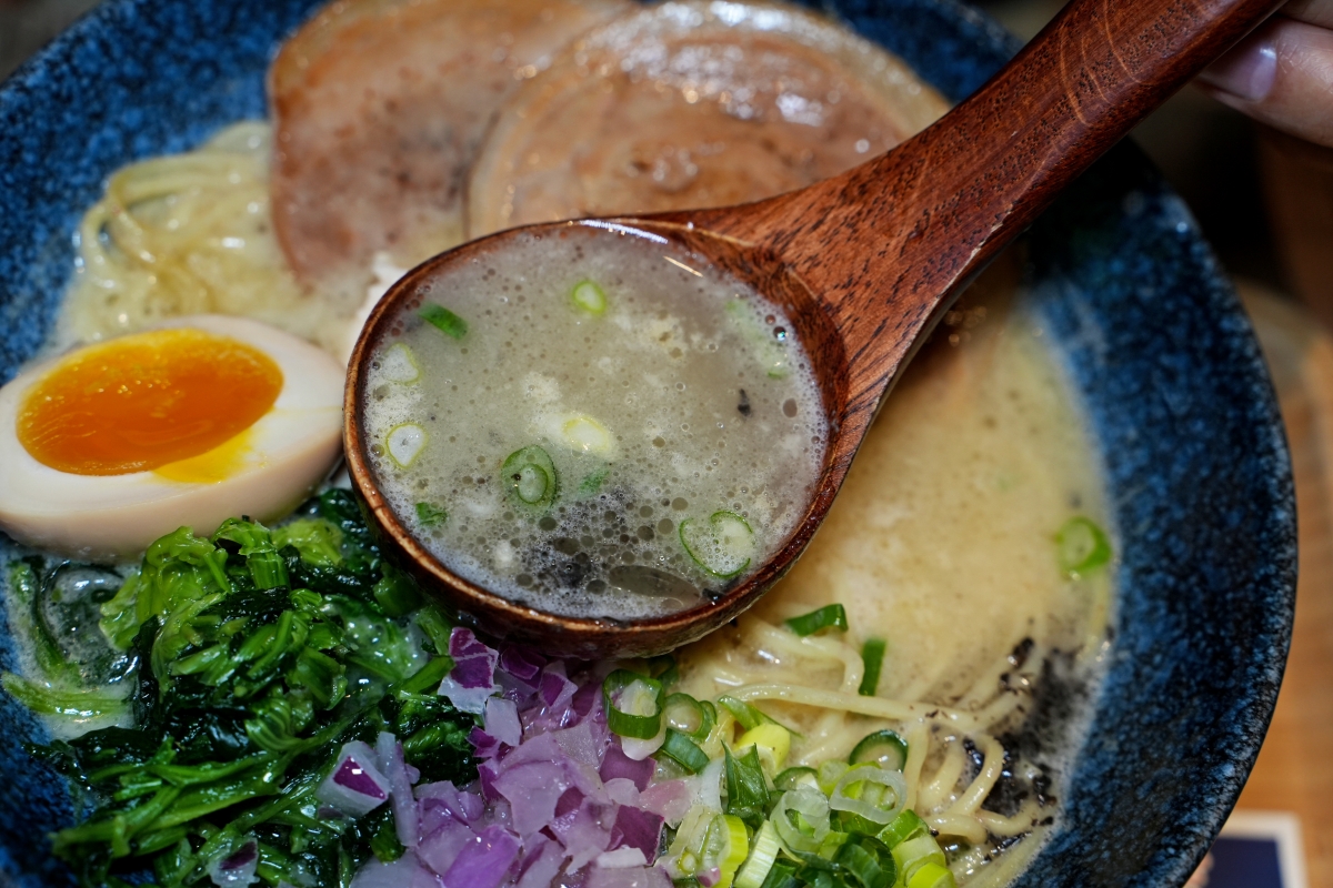 【桃園美食】拉麵夫人 小檜溪店 – 濃郁卻不油膩的雞白湯越喝越順口!天然食材製成的拉麵讓全家大小都可以吃得安心 - 第25張圖 【桃園美食】拉麵夫人 小檜溪店 – 濃郁卻不油膩的雞白湯越喝越順口!天然食材製成的拉麵讓全家大小都可以吃得安心