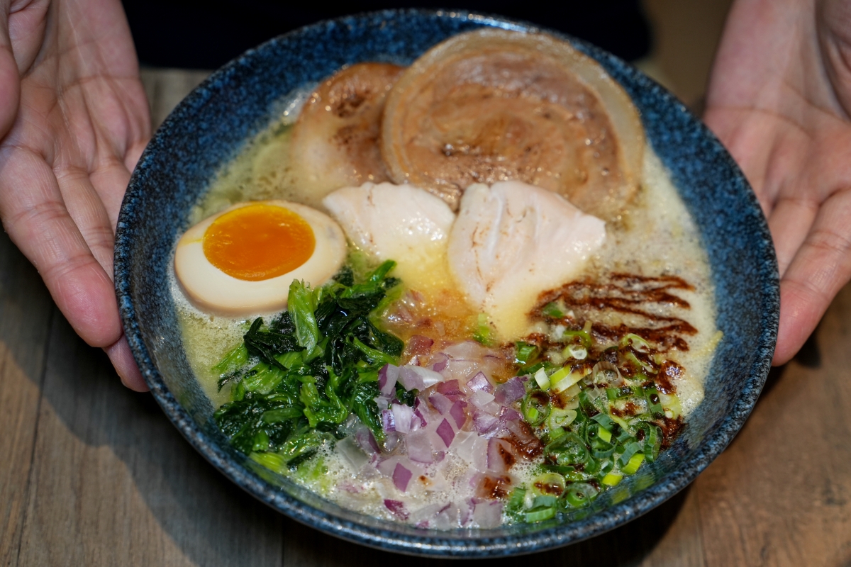 【桃園美食】拉麵夫人 小檜溪店 – 濃郁卻不油膩的雞白湯越喝越順口!天然食材製成的拉麵讓全家大小都可以吃得安心 - 第15張圖 【桃園美食】拉麵夫人 小檜溪店 – 濃郁卻不油膩的雞白湯越喝越順口!天然食材製成的拉麵讓全家大小都可以吃得安心