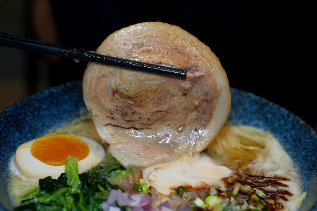 【桃園美食】拉麵夫人 小檜溪店 – 濃郁卻不油膩的雞白湯越喝越順口!天然食材製成的拉麵讓全家大小都可以吃得安心 - 第17張圖 【桃園美食】拉麵夫人 小檜溪店 – 濃郁卻不油膩的雞白湯越喝越順口!天然食材製成的拉麵讓全家大小都可以吃得安心
