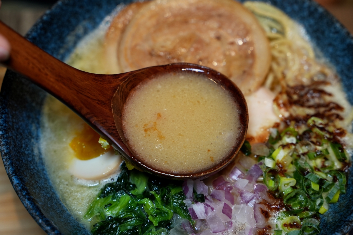 【桃園美食】拉麵夫人 小檜溪店 – 濃郁卻不油膩的雞白湯越喝越順口!天然食材製成的拉麵讓全家大小都可以吃得安心 - 第19張圖 【桃園美食】拉麵夫人 小檜溪店 – 濃郁卻不油膩的雞白湯越喝越順口!天然食材製成的拉麵讓全家大小都可以吃得安心