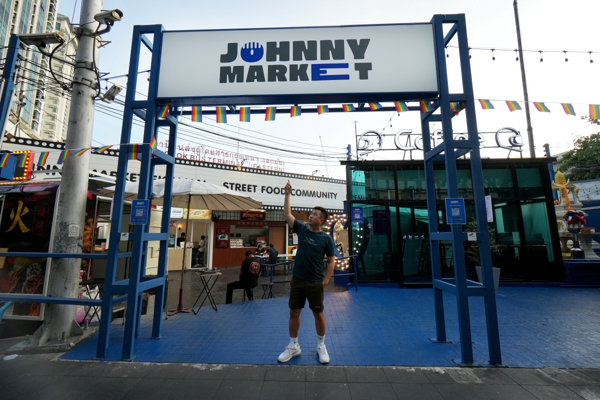 【曼谷市集】Johnny Market – 曼谷2026年最新美食市集！鄰近Ekkamai站，有許多人氣名店的美食在這都免排隊就可吃到