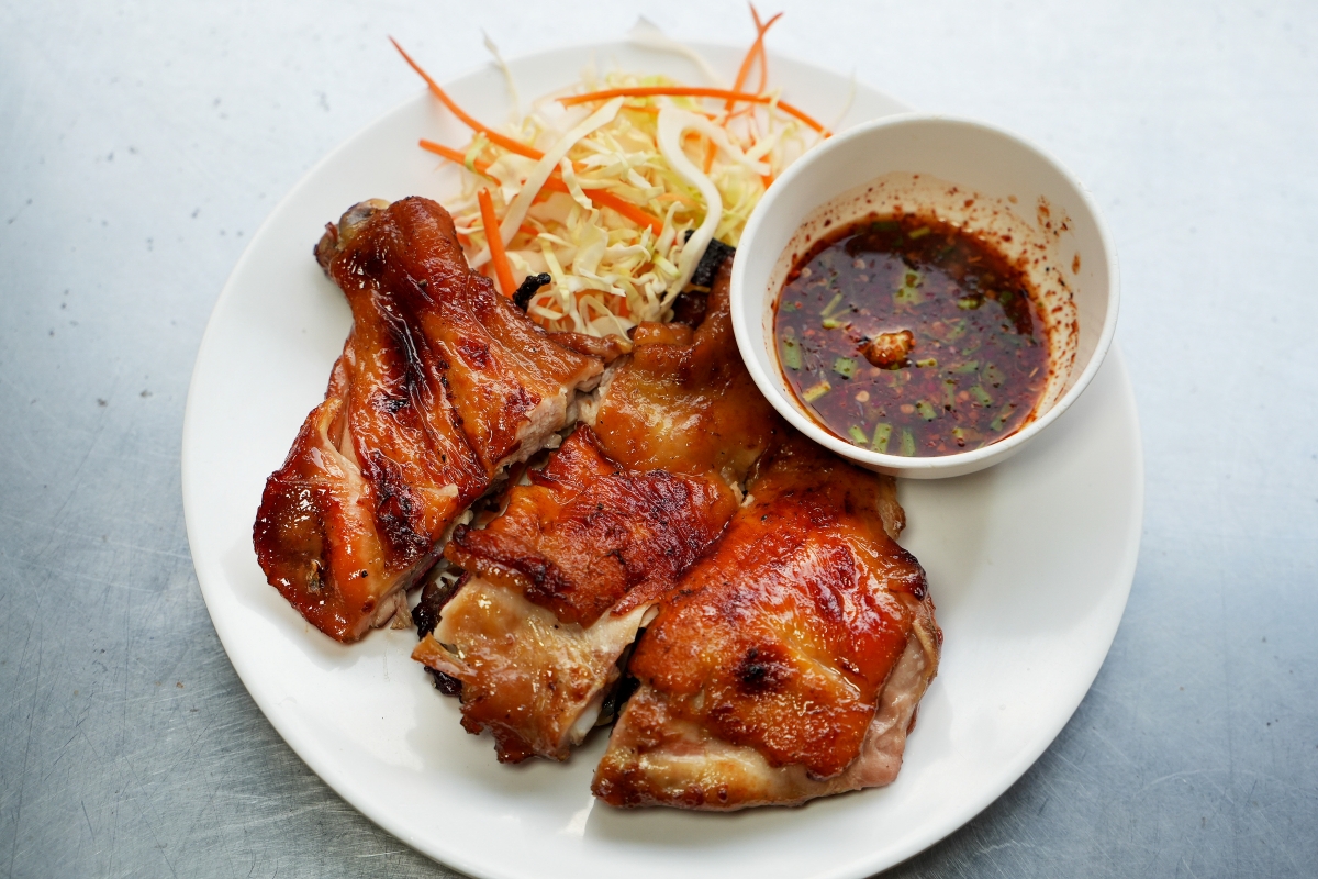 【曼谷美食】Cheaper & Better Street Food – Silom 席隆區的超人氣街頭美食,價格平實,各種泰式小吃、熱炒應有盡有! - 第9張圖 【曼谷美食】Cheaper & Better Street Food – Silom 席隆區的超人氣街頭美食,價格平實,各種泰式小吃、熱炒應有盡有!