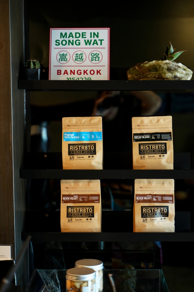 【曼谷美食】Ristr8to Bangkok – 世界拉花藝術大賽冠軍開的人氣咖啡廳現在不用專程去清邁,曼谷的嵩越路也有分店了喔! - 第6張圖 【曼谷美食】Ristr8to Bangkok – 世界拉花藝術大賽冠軍開的人氣咖啡廳現在不用專程去清邁,曼谷的嵩越路也有分店了喔!