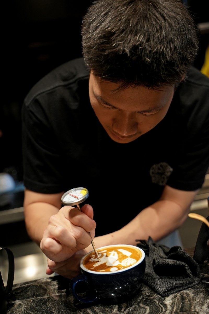 【曼谷美食】Ristr8to Bangkok – 世界拉花藝術大賽冠軍開的人氣咖啡廳現在不用專程去清邁,曼谷的嵩越路也有分店了喔! - 第12張圖 【曼谷美食】Ristr8to Bangkok – 世界拉花藝術大賽冠軍開的人氣咖啡廳現在不用專程去清邁,曼谷的嵩越路也有分店了喔!