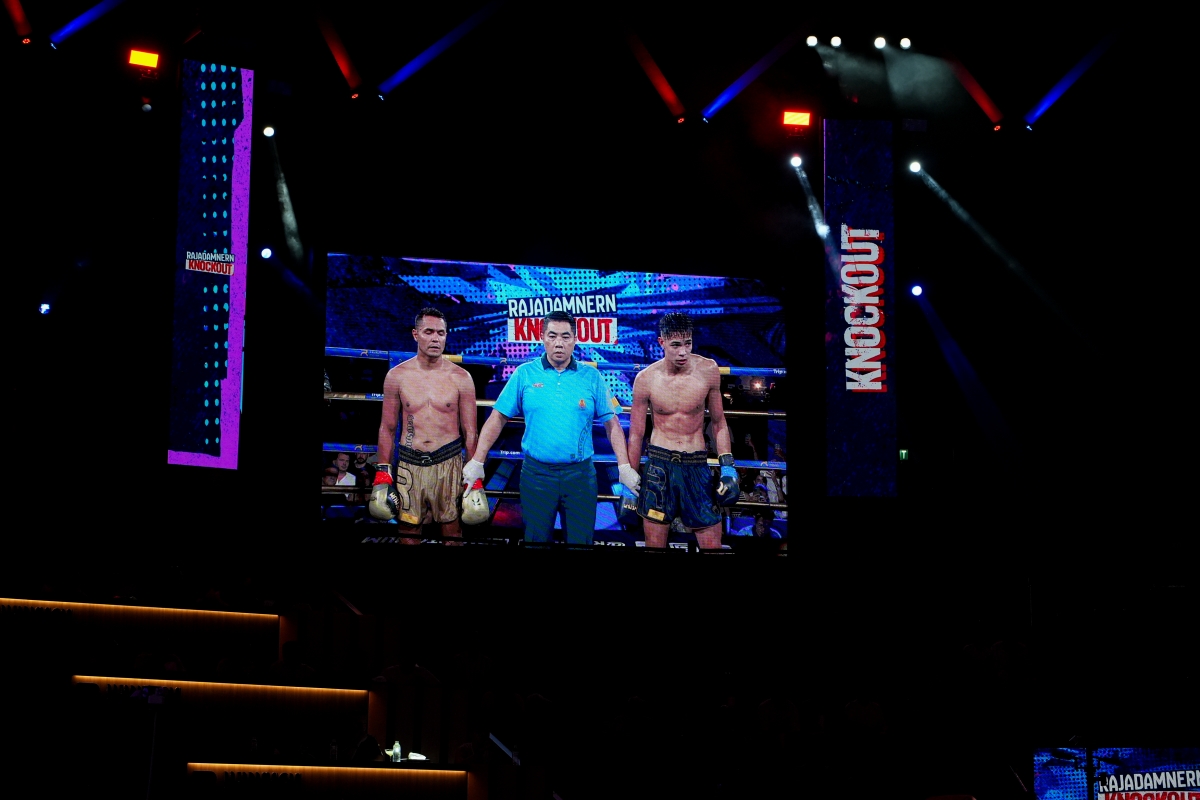 【曼谷景點】Rajadamnern Muay Thai Stadium – 格鬥迷們必朝聖的傳奇泰拳聖地！近距離感受傳統搏擊與體術的震撼～