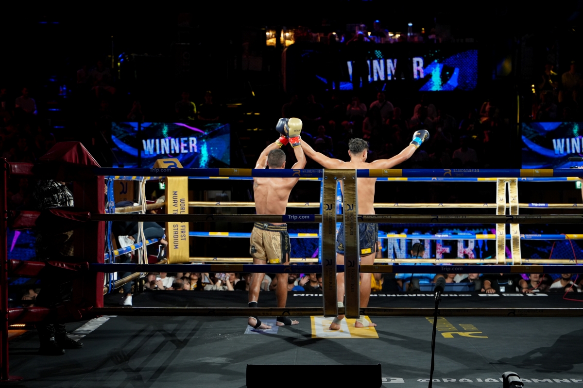 【曼谷景點】Rajadamnern Muay Thai Stadium – 格鬥迷們必朝聖的傳奇泰拳聖地！近距離感受傳統搏擊與體術的震撼～